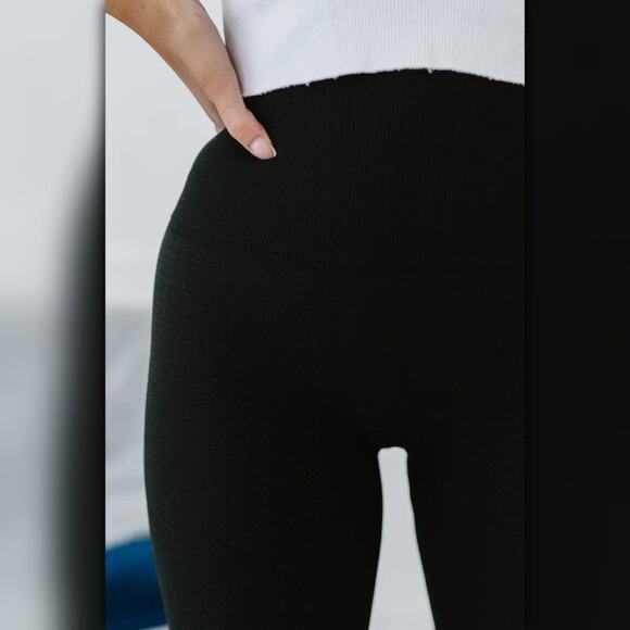 ♥ 668 ♥ (OS) Hold Me Tight High-Waisted Compression Black Biker Shorts - Picture 7 of 11